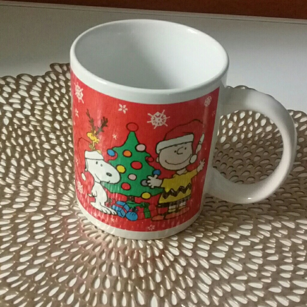 Charlie Brown and snoopy the dog cup
